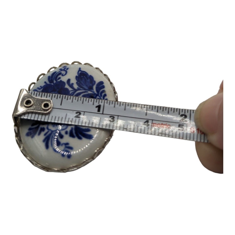 Vintage Porcelain Blue and White Small Flowers Brooch Oval Silvertone Delft Styl - Picture 6 of 6